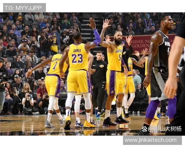 雷霆与湖人激战正酣NBA赛场上演精彩对决与巅峰对抗